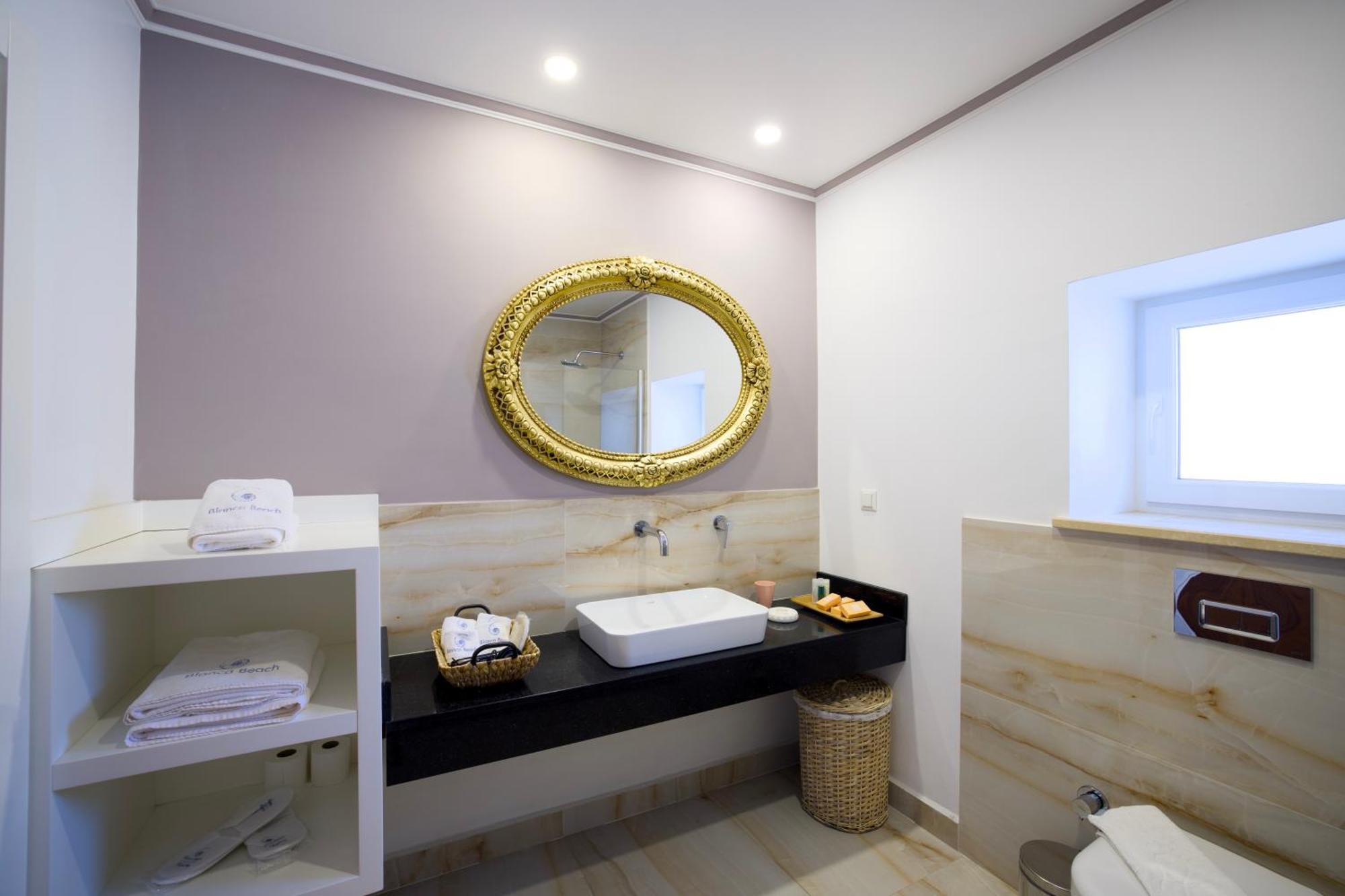 Blanca Beach Hotel 카스 외부 사진