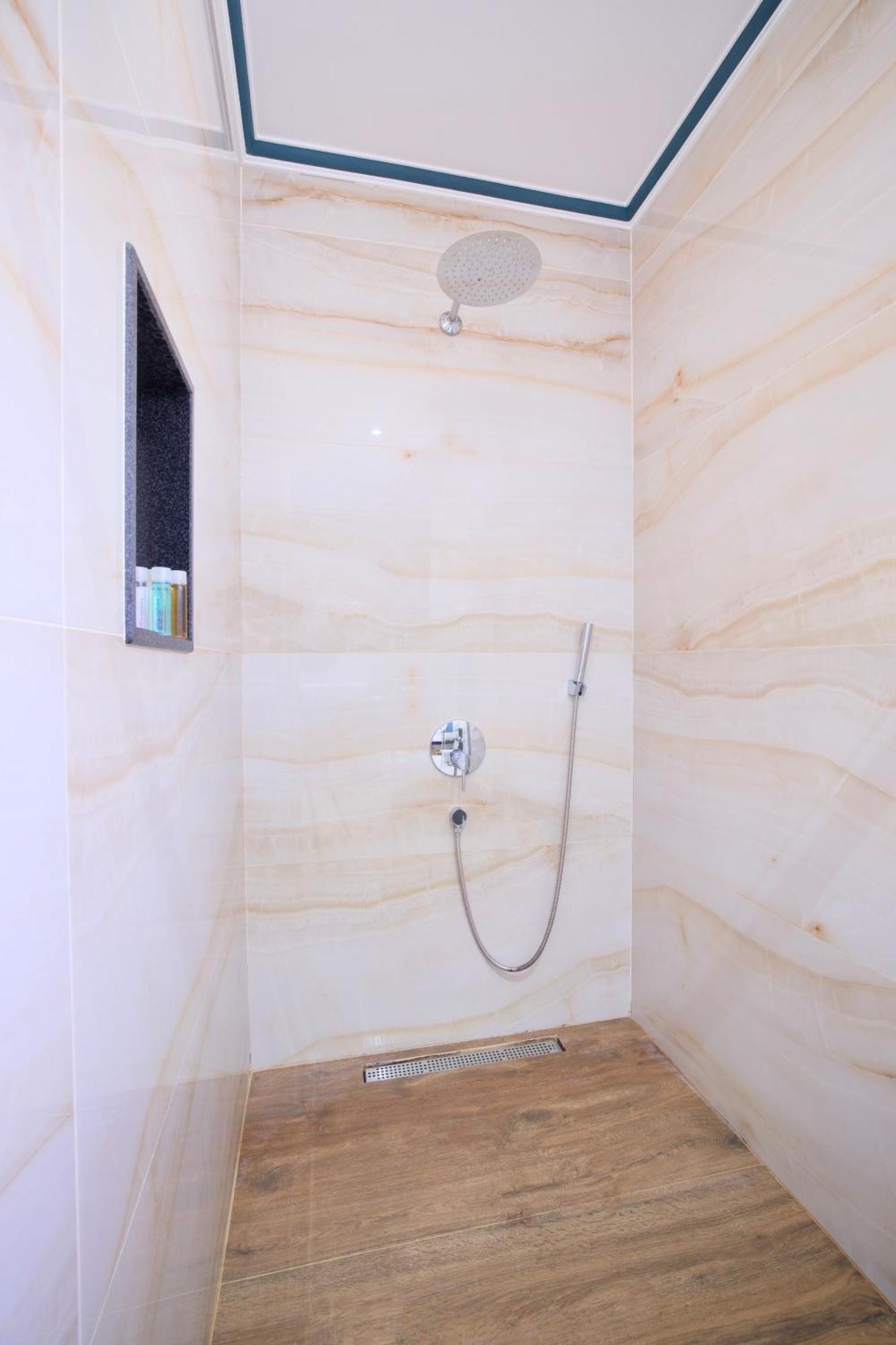 Blanca Beach Hotel 카스 외부 사진