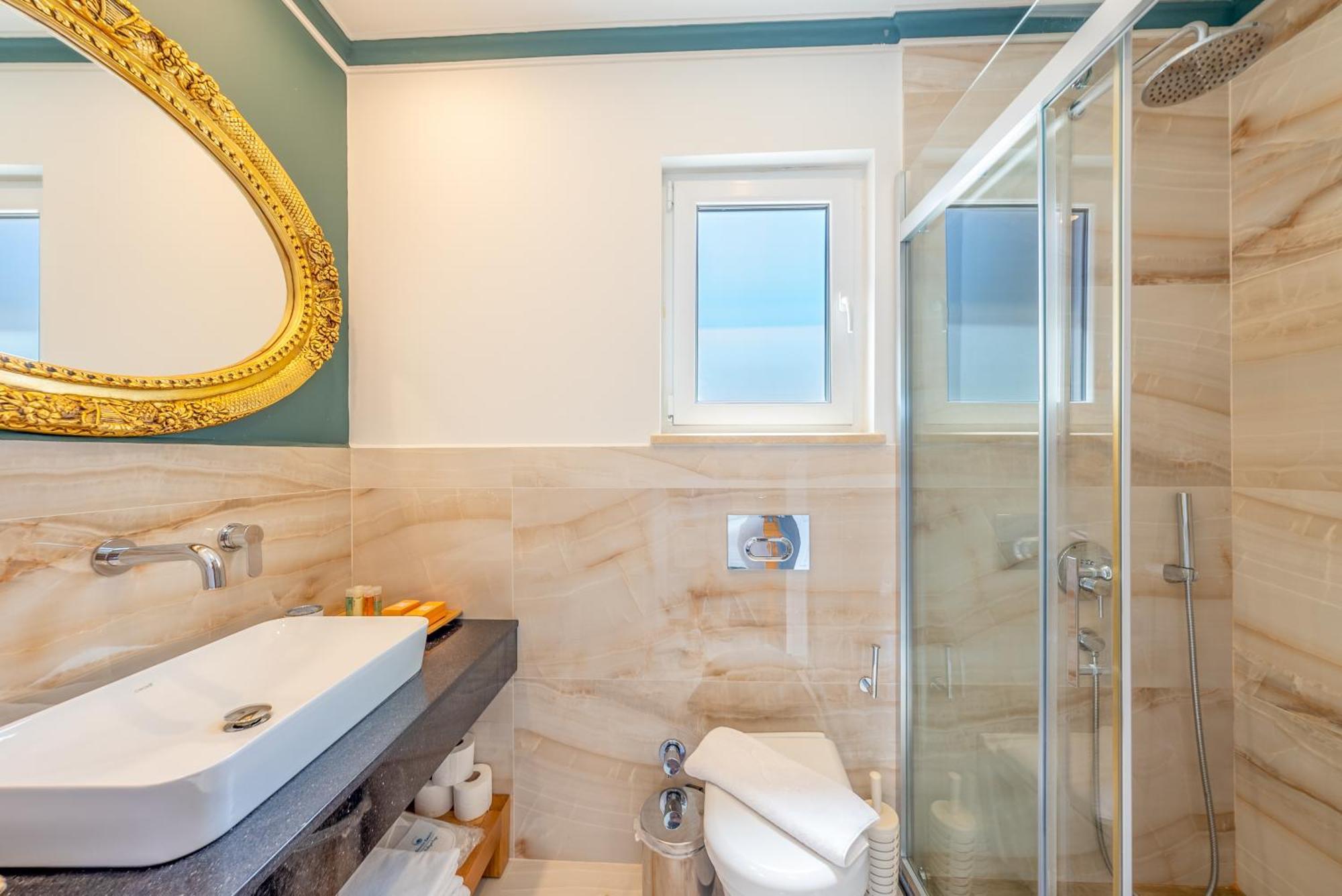 Blanca Beach Hotel 카스 외부 사진