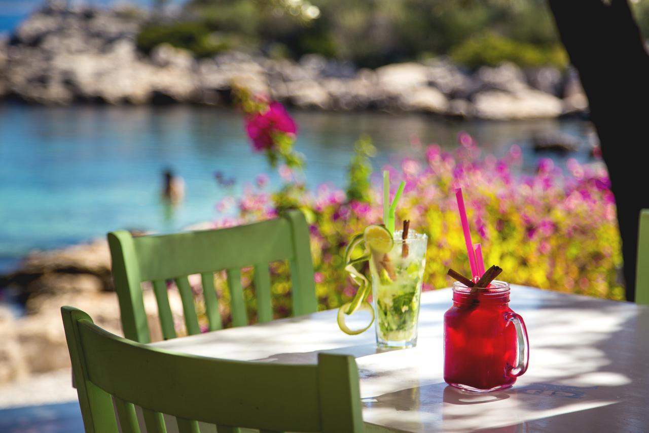 Blanca Beach Hotel 카스 외부 사진
